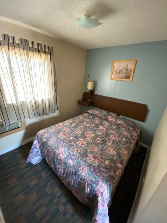 Rainbow Motel Thermopolis Esterno foto