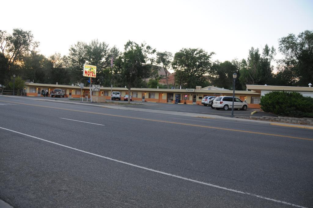 Rainbow Motel Thermopolis Esterno foto